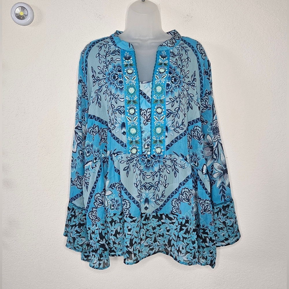 Soft Surroundings Boho Floral Embroidered Peasant Eyelet Flowy Tissueweight Top
